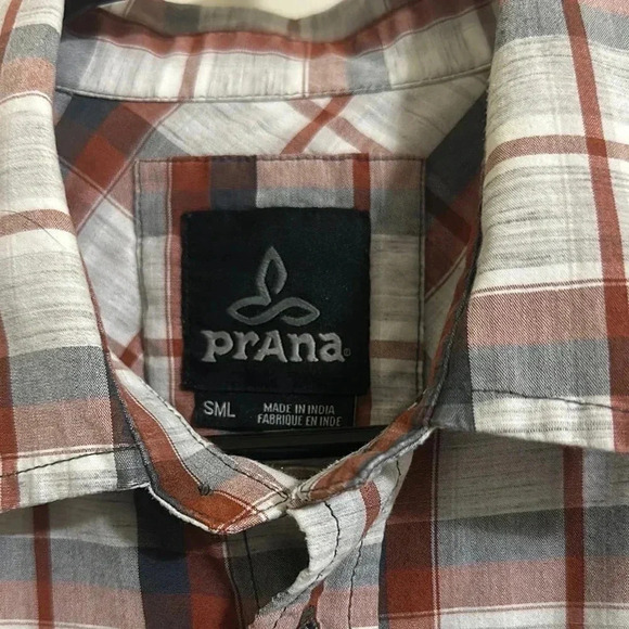 EUC Prana Men's Plaid Short Sleeve Button Down Shirt - Picture 2 of 3